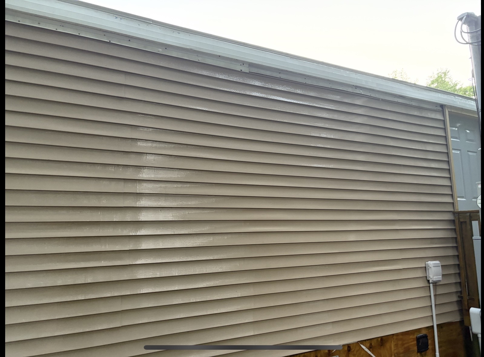 Michigan vinyl siding after soft washing